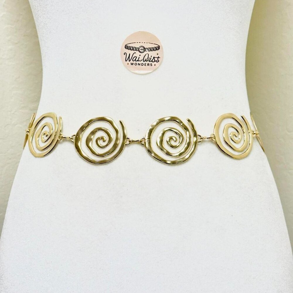 Gold tone swirl belt with lobster clasp closure
